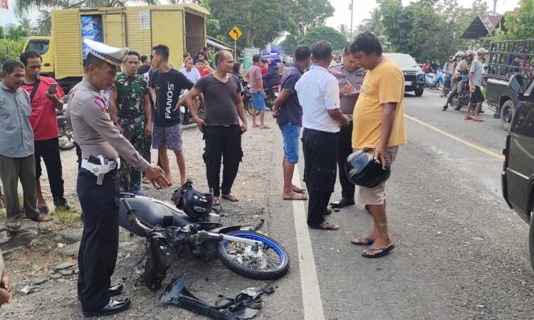 Pengendara Motor Tewas Usai Tabrakan Dengan Minibus Di Sijunjung