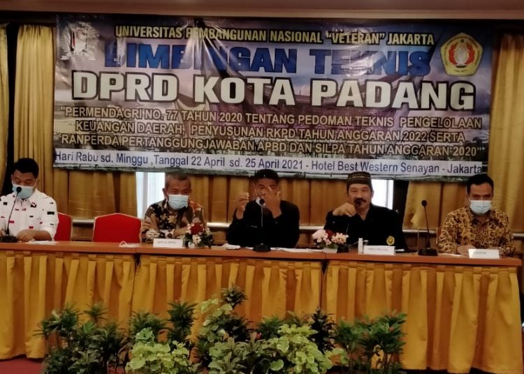 DPRD Padang mengikuti Bimbingan Teknis (Bimtek) terkait Pedoman Teknis Pengelolaan Keuangan Daerah (Istimewa)