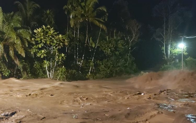 Dua Nagari dilanda bajir akibat meluapnya sungai Batang Manggilang di Limapuluh Kota (Ist)