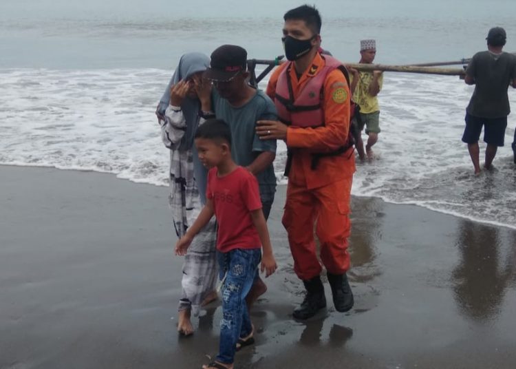 Nelayan hilang di Pasaman Barat berhasil ditemukan (Foto: Dok. SAR Pasbar)
