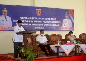 Bupati Agam, Andri Warman saat memberikan sambutan pada acara penyerahan SK kenaikan pangkat PNS Pemkab Agam, Rabu (2/6/2021)