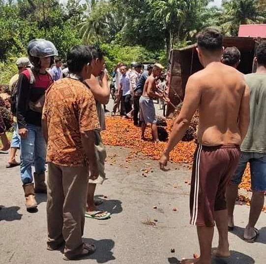 Kecelakaan di Nagari Tiku Utara Kecamatan Tanjung Mutiara Kabupaten Agam, Sabtu (7/9/2021)