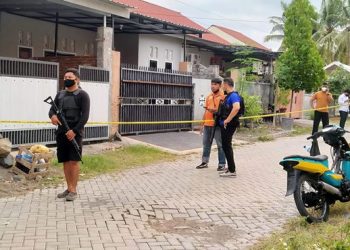 Anggota Polres Lombok Timur  Briptu HT ditembak rekan sesama polisi Briptu MN. (Foto Radar Lombok)