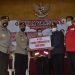 PMI Sumbar serahkan 5.000 dosis Coronavac SD untuk Agam. (Foto: AMC)