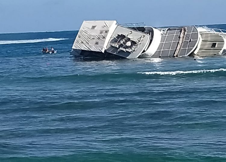 Kapal wisata terbalik di Mentawai (Ist)