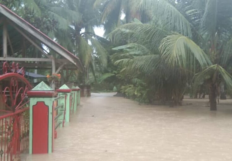 Banjir di Nagari Kampuang Galapuang Ulakan Padang Pariaman (Ist)