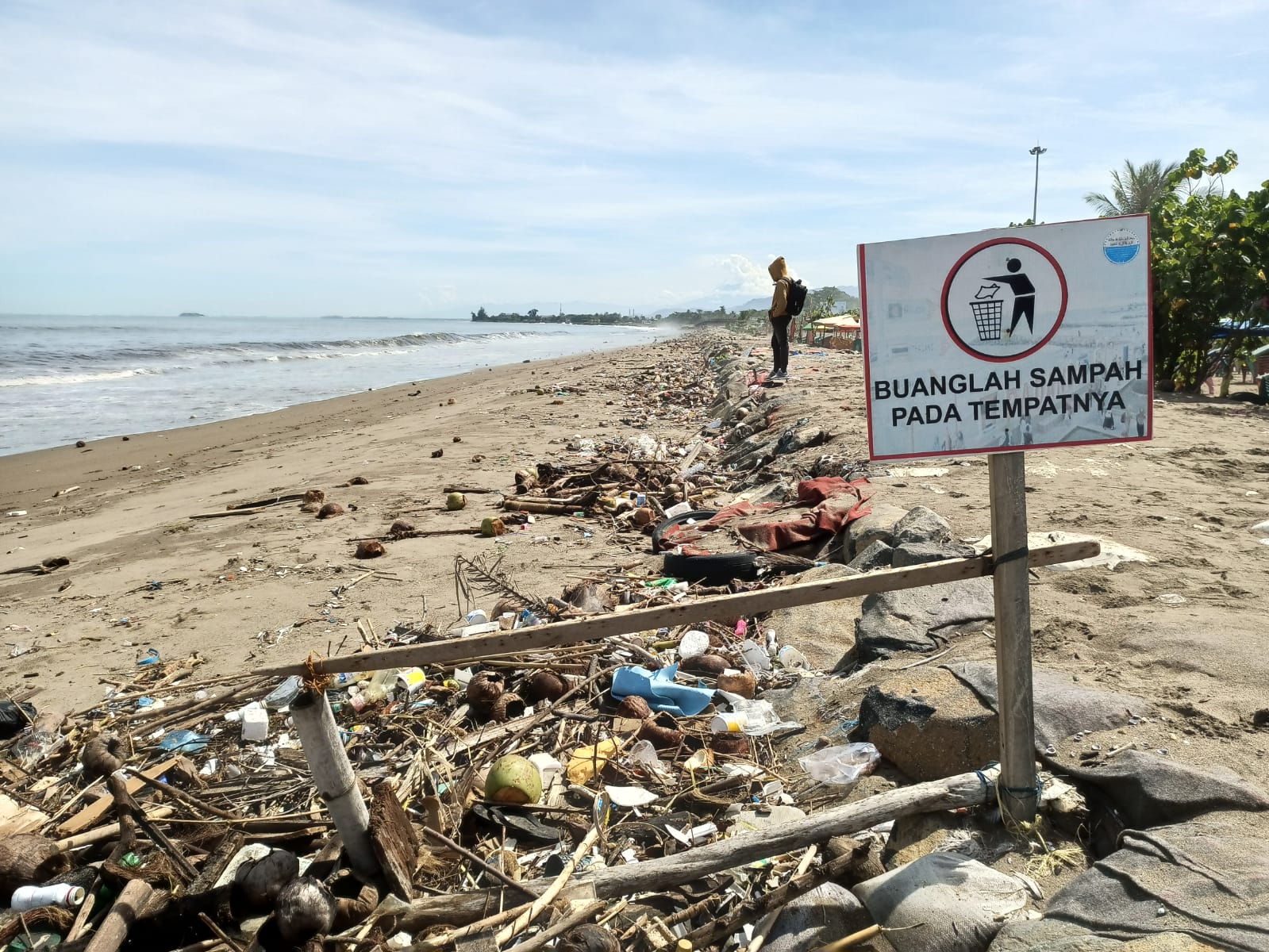 Pantai Padang Dipenuhi Sampah Ini Penyebabnya Sumbarkitaid 1753