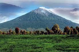 Gunung Kerinci yang dipotret dari Sangir, Kabupaten Solok Selatan, Sumatera Barat