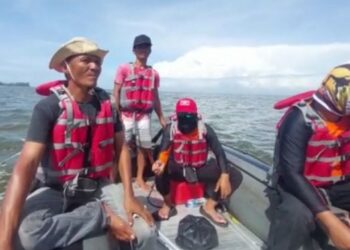 Pencarian korban hanyut di Pesisir Selatan (Foto: ist)