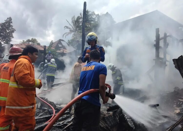 Dua Rumah di Tanah Datar Hangus Terbakar