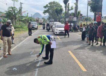 Tabrakan Maut Angkot vs Truk di Agam, 7 Orang Jadi Korban