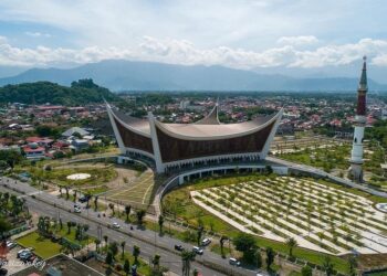 Masjid Raya Sumbar (net)