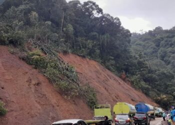 Kondisi lalu lintas di kawasan Sitinjau Lauik pasca longsor (Dok. BPTD Wilayah III III Sumbar)