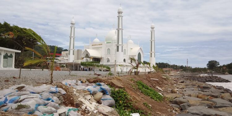 Walhi Sumbar Temukan Indikasi Pembiaran Pelanggaran Tata Kelola Kawasan Pesisir Pantai 