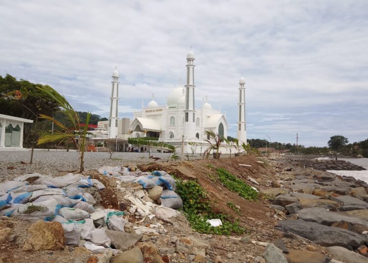 Walhi Sumbar Temukan Indikasi Pembiaran Pelanggaran Tata Kelola Kawasan Pesisir Pantai 