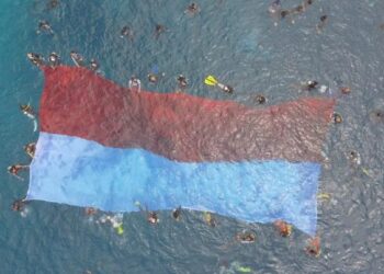 Ilustrasi - 17 Agustus Merah Putih Bakal Berkibar di Dasar Laut Kawasan Mandeh (Foto: TEMPO)