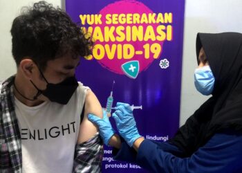 Vaksinasi Dosis Keempat Dimulai, 32 Ribu Nakes Sumbar Jadi Target 