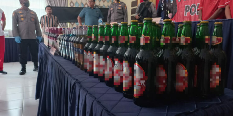 Ratusan botol Miras disita Polres Agam dari sejumah tempat hiburan malam (ist)