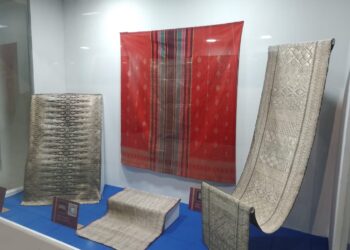 Beragam motif  songket yang dipamerkan di Museum Adityawarman (SumbarKita/Rian)