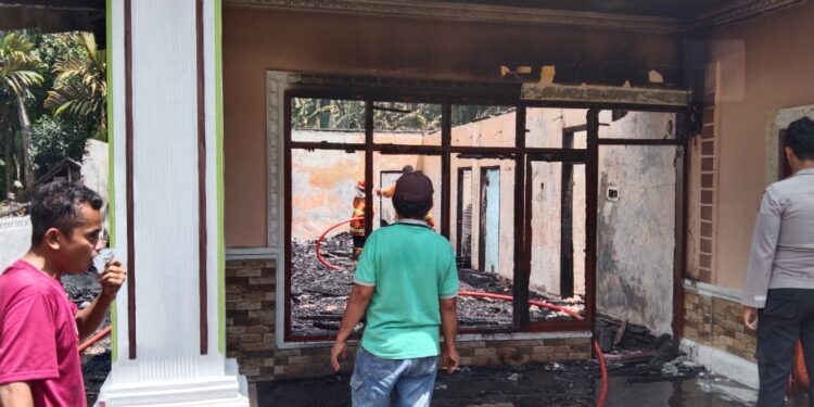 Rumah Milik Seorang Nenek di Padang Pariaman Ludes Terbakar