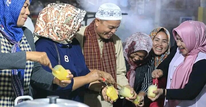 Dikenal sebagai Minuman Pria, Festival 100 Teh Talua di Pariaman Malah Lebih Digandrungi Emak-emak (IST)