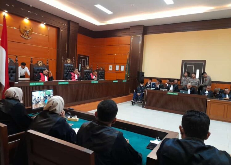 Persidangan Ricki Novaldi dan Jumadi terdakwa kasus korupsi pembebasan lahan tol Padang-Pekanbaru di PN Padang (ist)