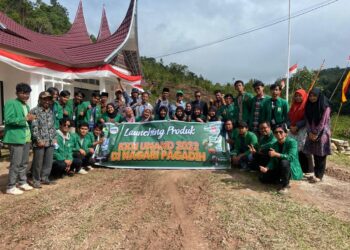 Mahasiswa KKN Unand di Nagari Pagadih Luncurkan Produk Herbal Khas Lokal dan Buku Sejarah Nagari