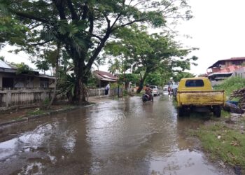 Kondisi Jalan rusak di Ulak Karang Utara