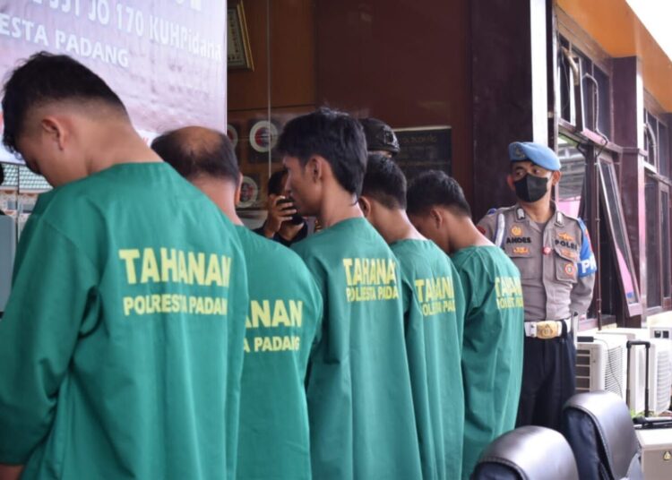 Lima tersangka pembunuhan sopir angkot di Kuranji, Kota Padang (ist)