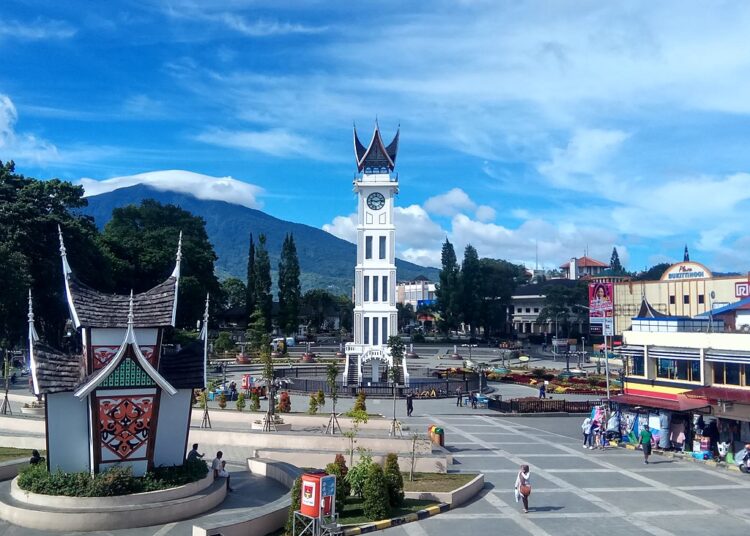 BMKG Sinkronisasi Jam Gadang Sesuai Sistem Tanda Waktu Nasional (Foto : Wikipedia/Denas)