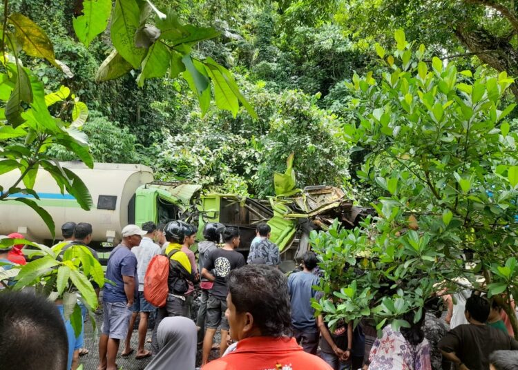 Kecelakaan di Nagari Timbulun, Kecamatan Tanjung Gadang, Kabupaten Sijunjung (Dok. FB Kantor Camat Tanjung Gadang)