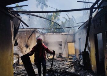 Kondisi rumah warga Padang Pariaman yang hangus terbakar saat ditinggal ke sawah (SumbarKita/Rehasa)