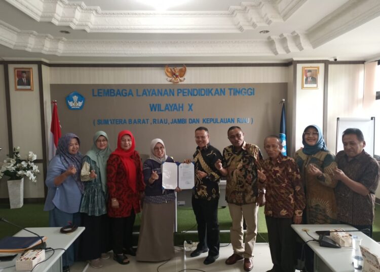 Sekolah Tinggi Manajemen Informatika dan Komputer Indonesia atau STMIK Indonesia Padang resmi menjadi Universitas Metamedia, Rabu (21/9/2022).