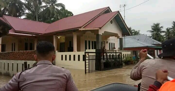 Ratusan rumah warga di Padang Pariaman terendam banjir (ist)