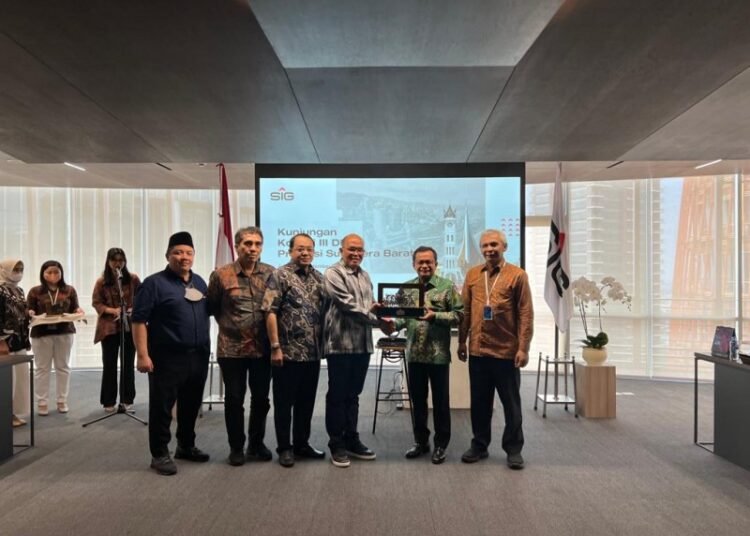 Ketua dan Komisi III DPRD Sumbar temui Direksi PT Semen Indonesia Grup di Jakarta (Dok. Humas DPRD Sumbar)