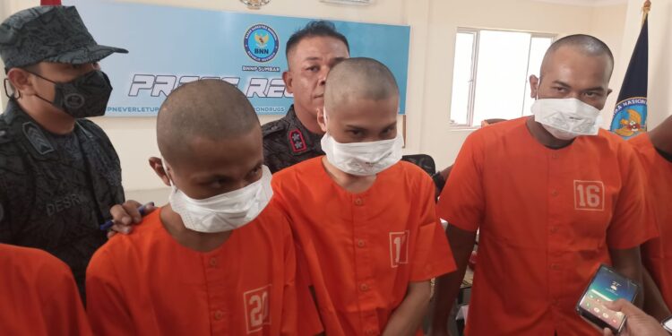 BNN Sumbar dan BNNK tangkap 10 orang pengedar narkoba dengan barang bukti 105 kg ganja kering (ist)