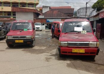 Tarif angkutan umum jadi penyebab tingginya inflasi di Bukittinggi. Foto ilustrasi (Ist)