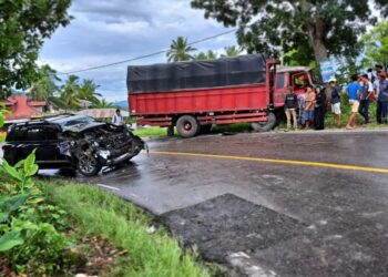 Dua kendaraan yang terlibat kecelakaan di Cupak Solok (ist)