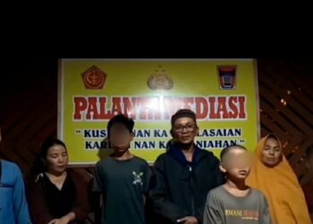 Pelaku pencuri kotak amal di Padang usai mediasi dengan pengurus masjid di Polsek Koto Tangah (ist)