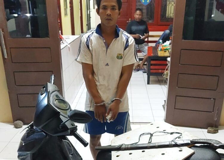 Pelaku pencurian di kawasan Depot PT. Pertamina, Kecamatan Bungus, Kota Padang. (Ist)