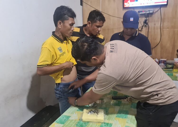 Polisi mengamankan terduga pelaku judi togel di Padang Pariaman. Foto: Ist