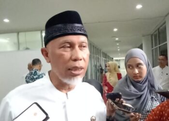 Gubernur Sumbar Janji Perjuangkan Nasib 101 Karyawan Aqua yang Di-PHK