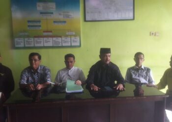 Konferensi pers Ketua PB PGAI mengenai pengeroyokan Kepala SMA Dr H. Abdullah Ahmad (PGAI) Padang (ist)