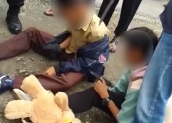 Dua pelajar berseragam Pramuka ditangkap warga Kelurahan Batipuh Panjang, Kecamatan Koto Tangah, Kota Padang (ist)