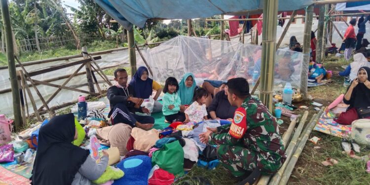 Rumah Rusak Akibat Gempa, Ratusan Perantau Minang di Cianjur Mengungsi