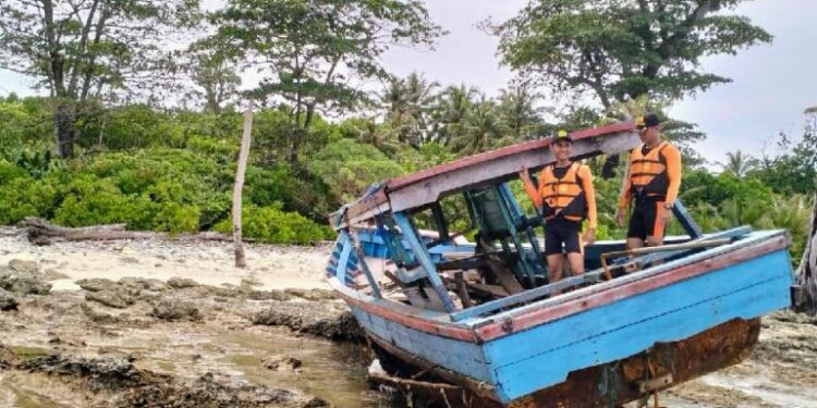 Kapal yang ditumpangi korban ditemukan Tim SAR Mentawai di hari keempat pencarian (ist)