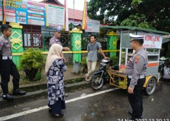 Dinilai Bikin Macet, Pedagang Dilarang Berjualan di Depan Sekolah di Pariaman