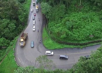 Salah satu tikungan di Sitinjau Lauik (Foto: Ist)