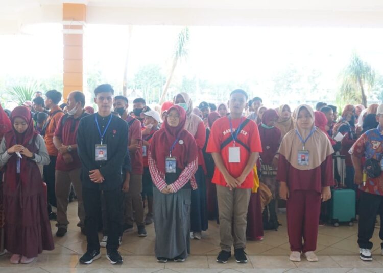 Berprestasi, 58 Siswa Pasbar Diberangkatkan Studi Banding ke Luar Negeri