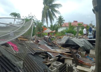 17 Rumah di Padang Pariaman Porak-poranda Diterjang Puting Beliung